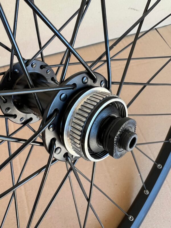 KOŁO ROWEROWE PRZÓD TAURUS 28'' SHIMANO DEORE CENTERLOCK Gravel 36H - obrazek 4