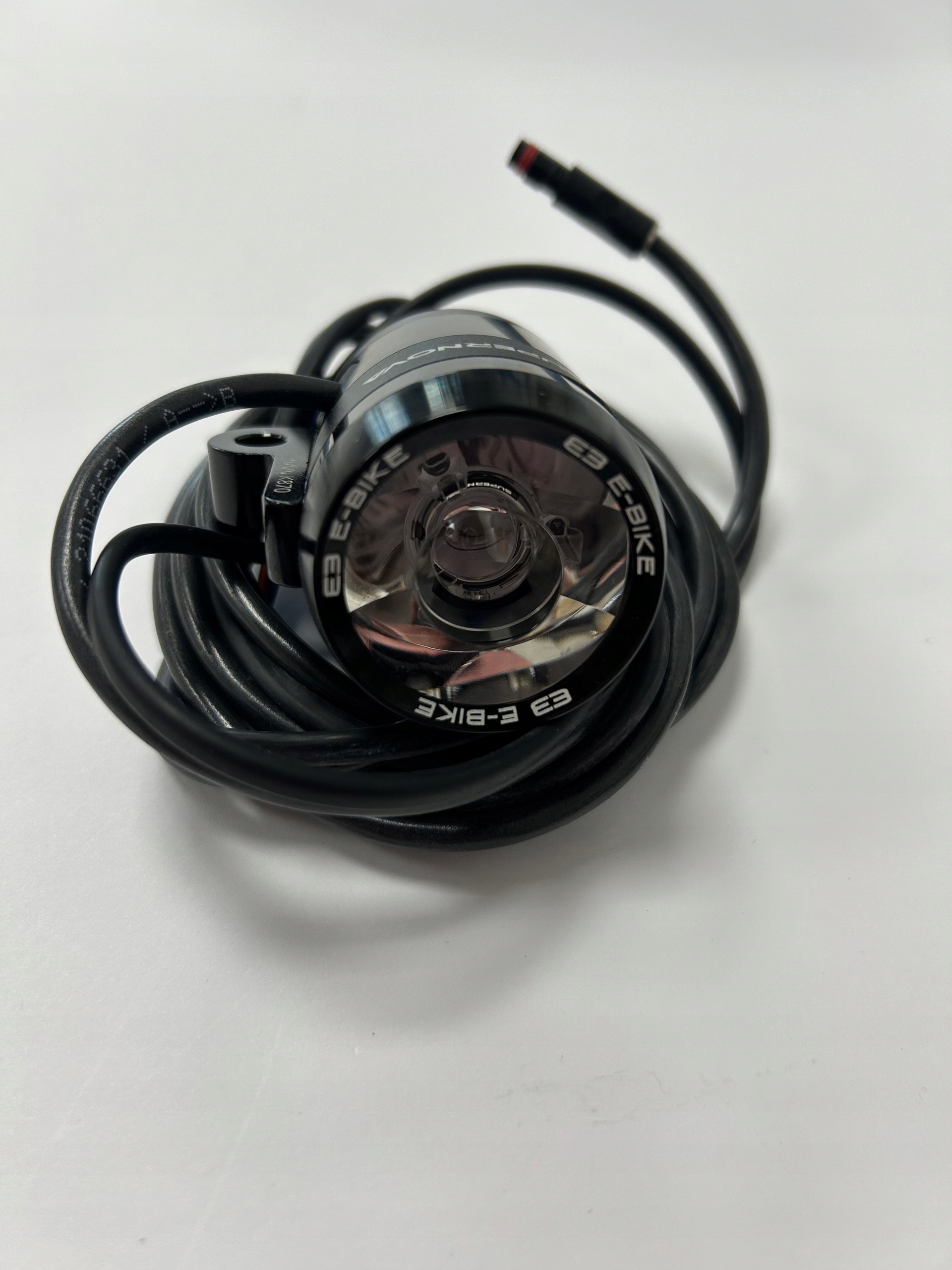 Lampka rowerowa przednia Supernova E3 E-Bike LED - obrazek 3