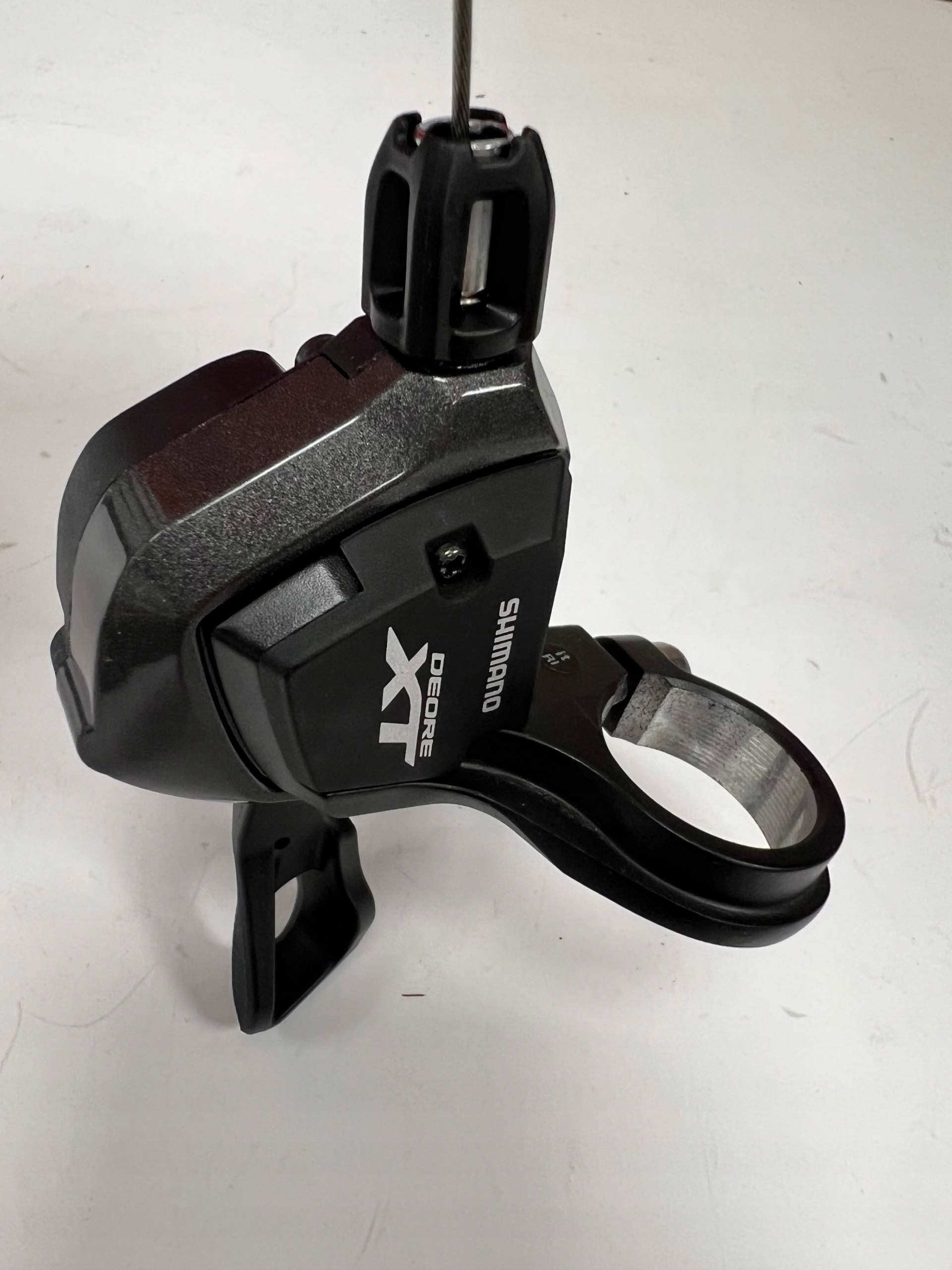 Manetka lewa SHIMANO Deore XT SL-M8000 3 rzędowa. lewa + linka, obejma - obrazek 4