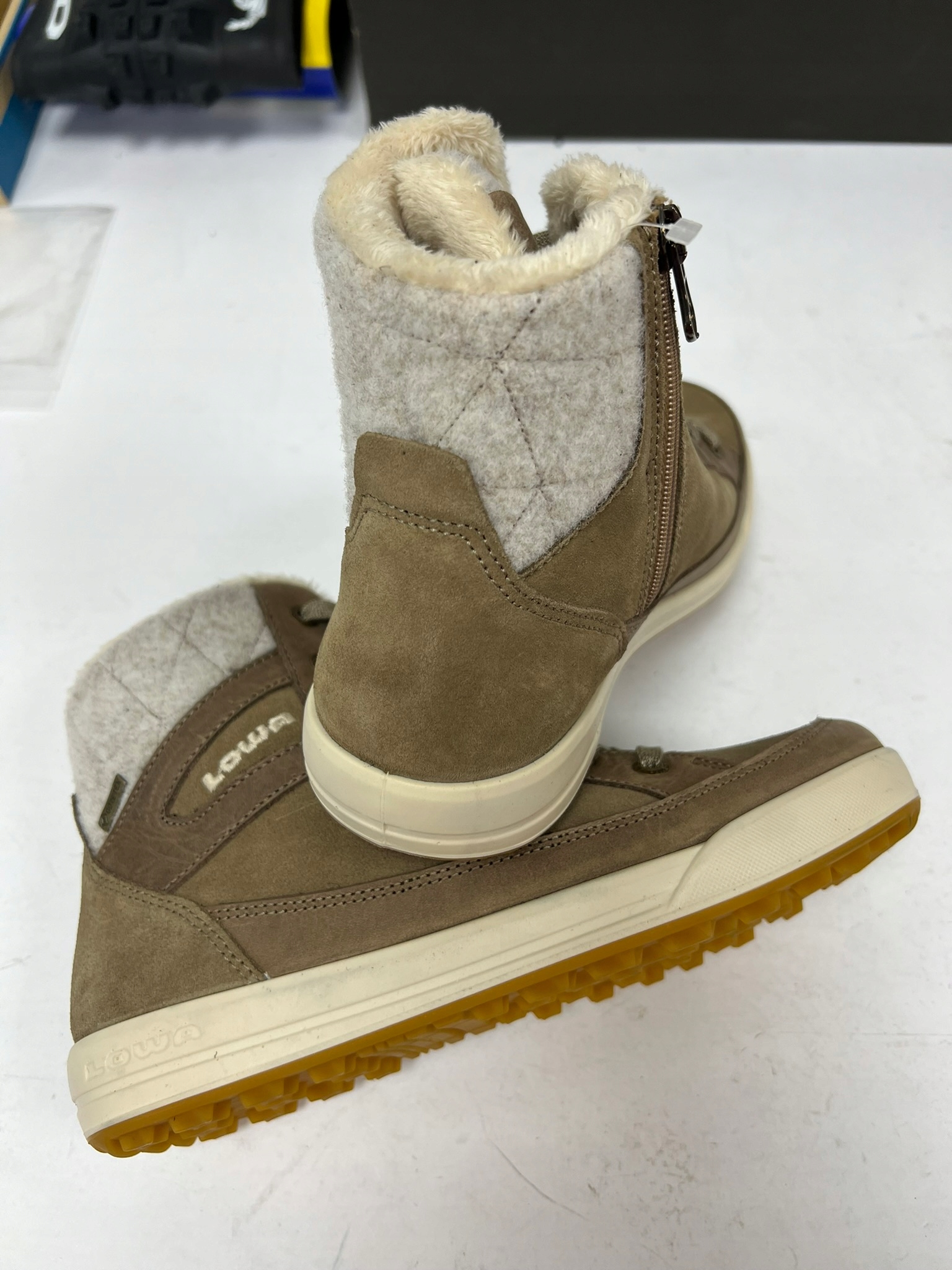 Buty trekkingowe Lowa Casara GTX Ws damskie, r. 38, GORE-TEX ocieplane - obrazek 4