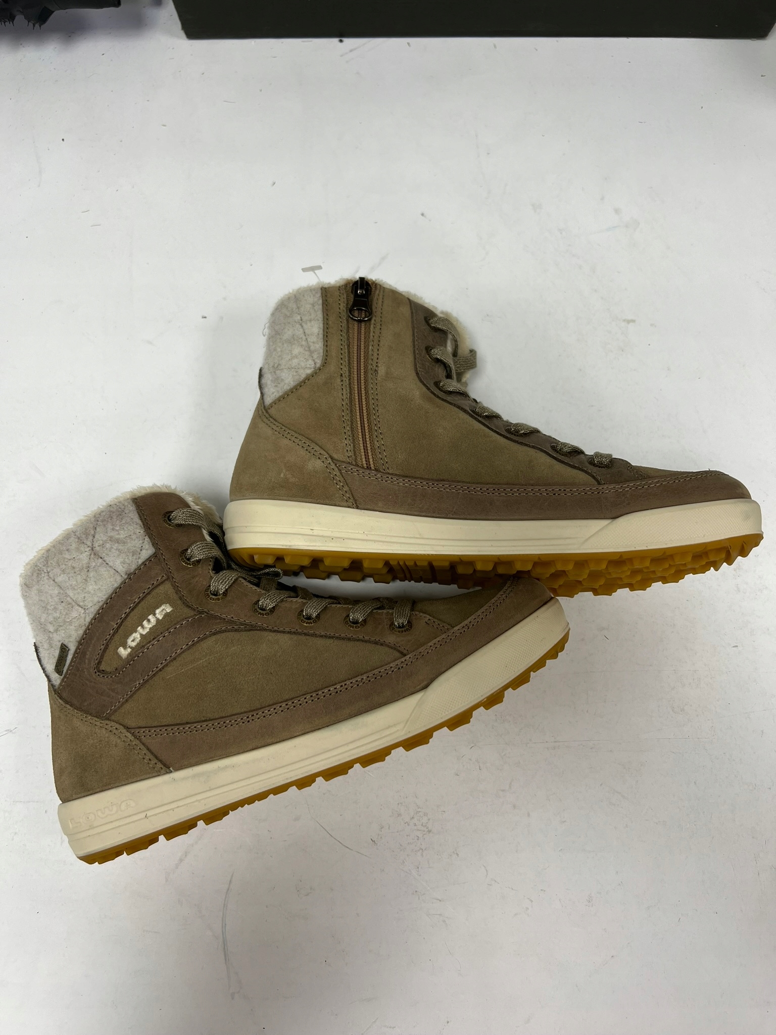 Buty trekkingowe Lowa Casara GTX Ws damskie, r. 38, GORE-TEX ocieplane - obrazek 2