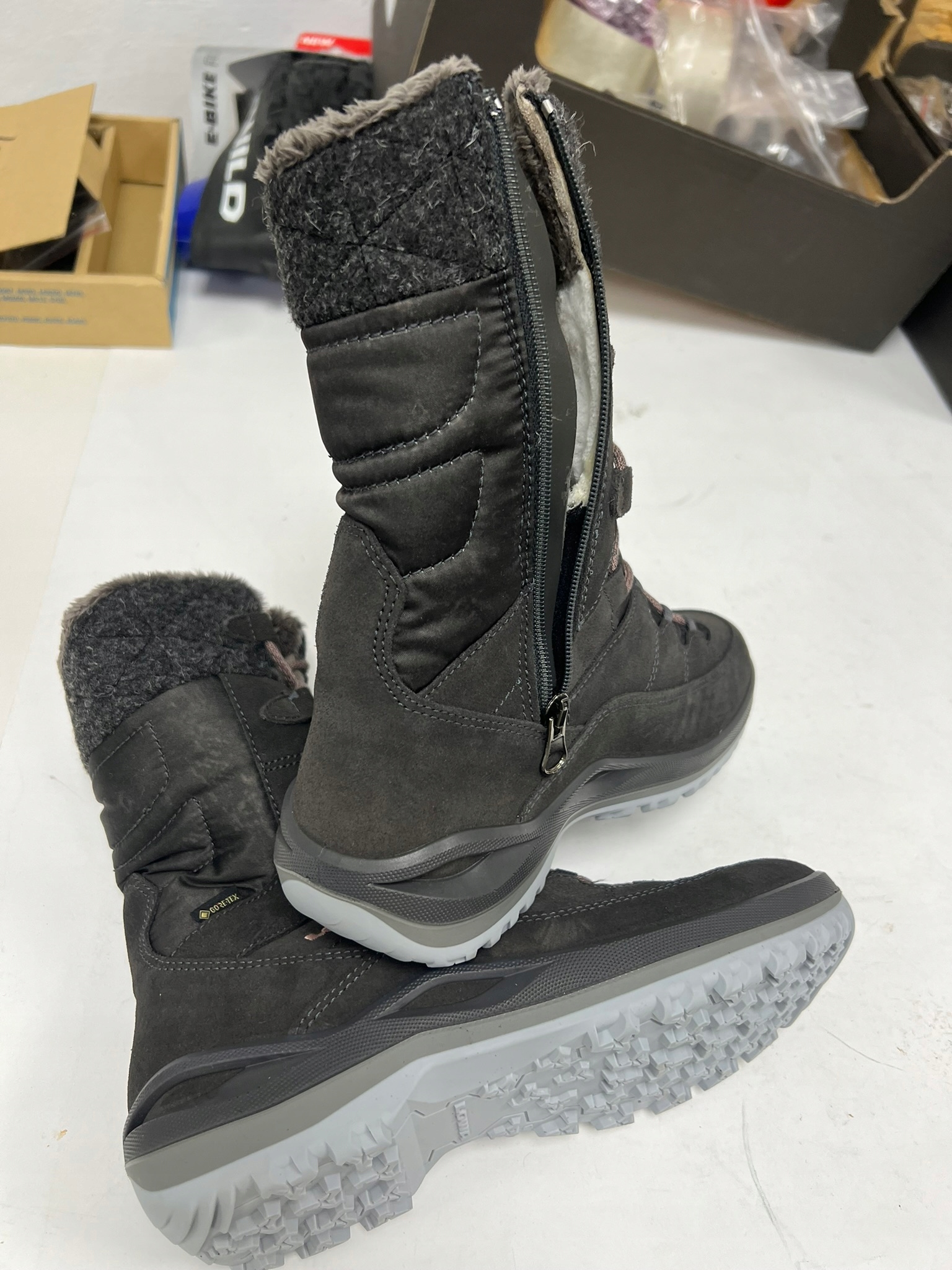 Buty trekkingowe Lowa Barina III GTX Ws damskie, r. 38, GORE-TEX ocieplane - obrazek 4