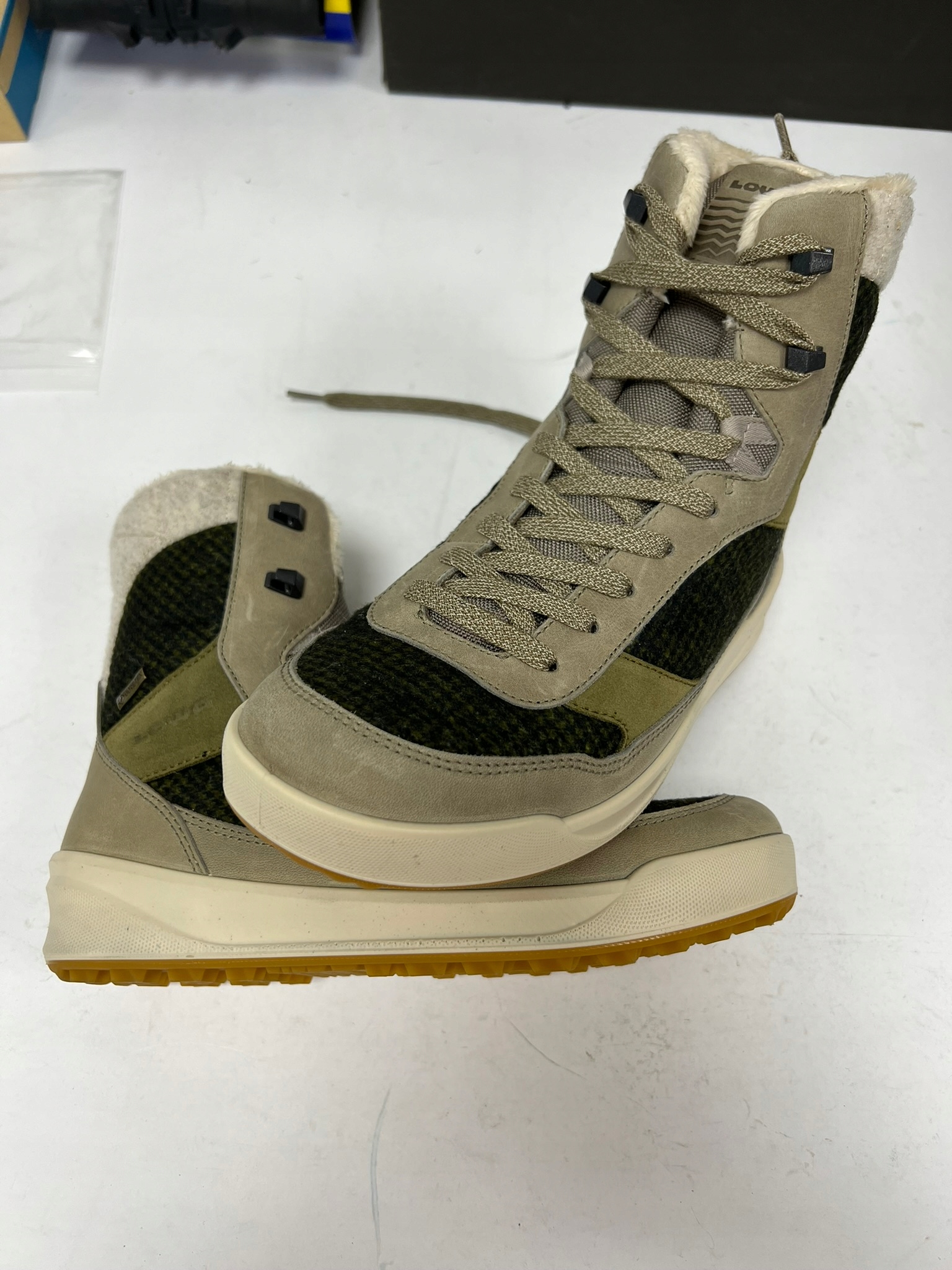 Buty trekkingowe Lowa Saana GTX Ws damskie, r. 38, GORE-TEX ocieplane - obrazek 3