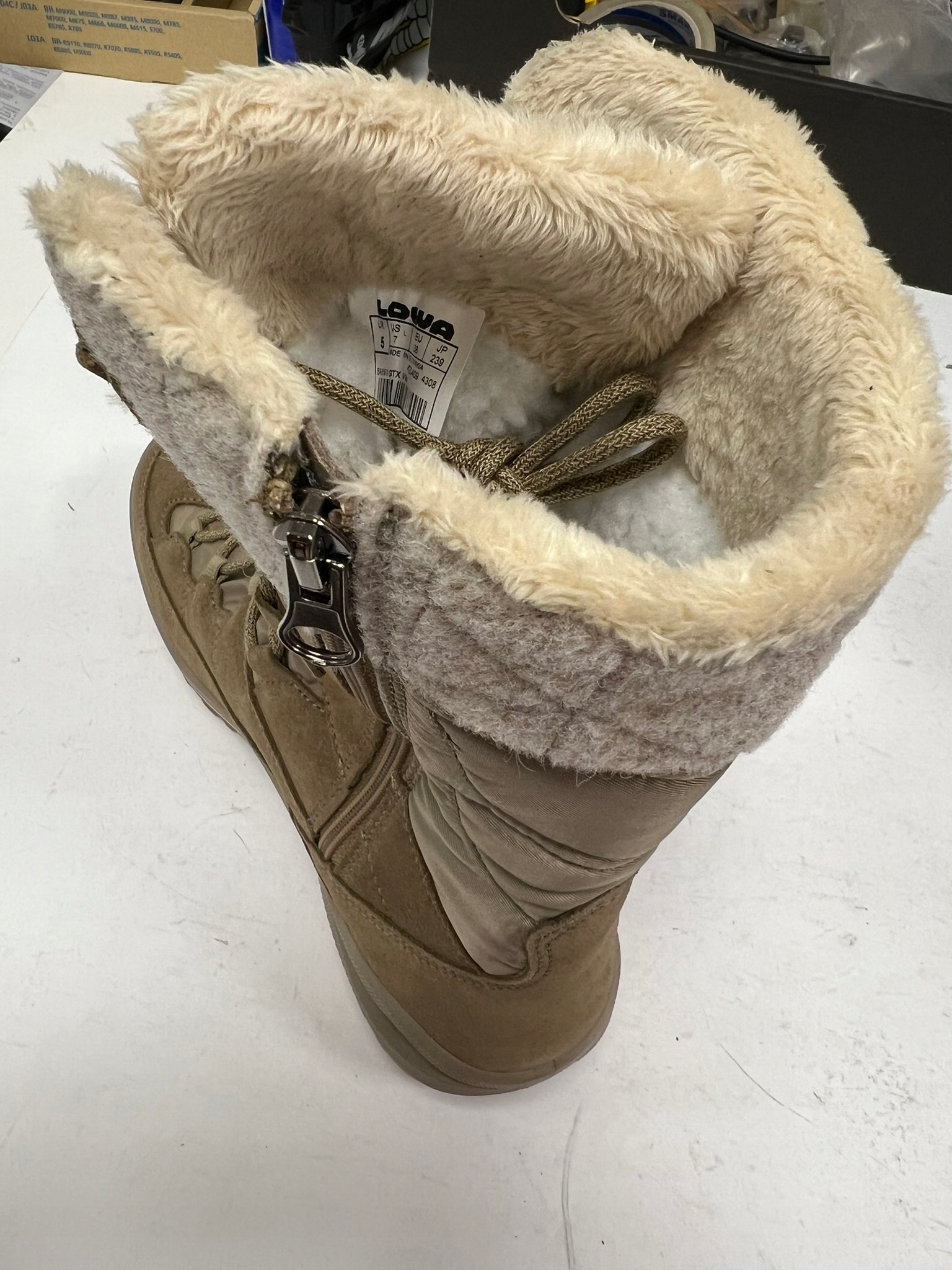 Buty trekkingowe Lowa Barina III GTX Ws damskie, r. 38, GORE-TEX ocieplane - obrazek 4