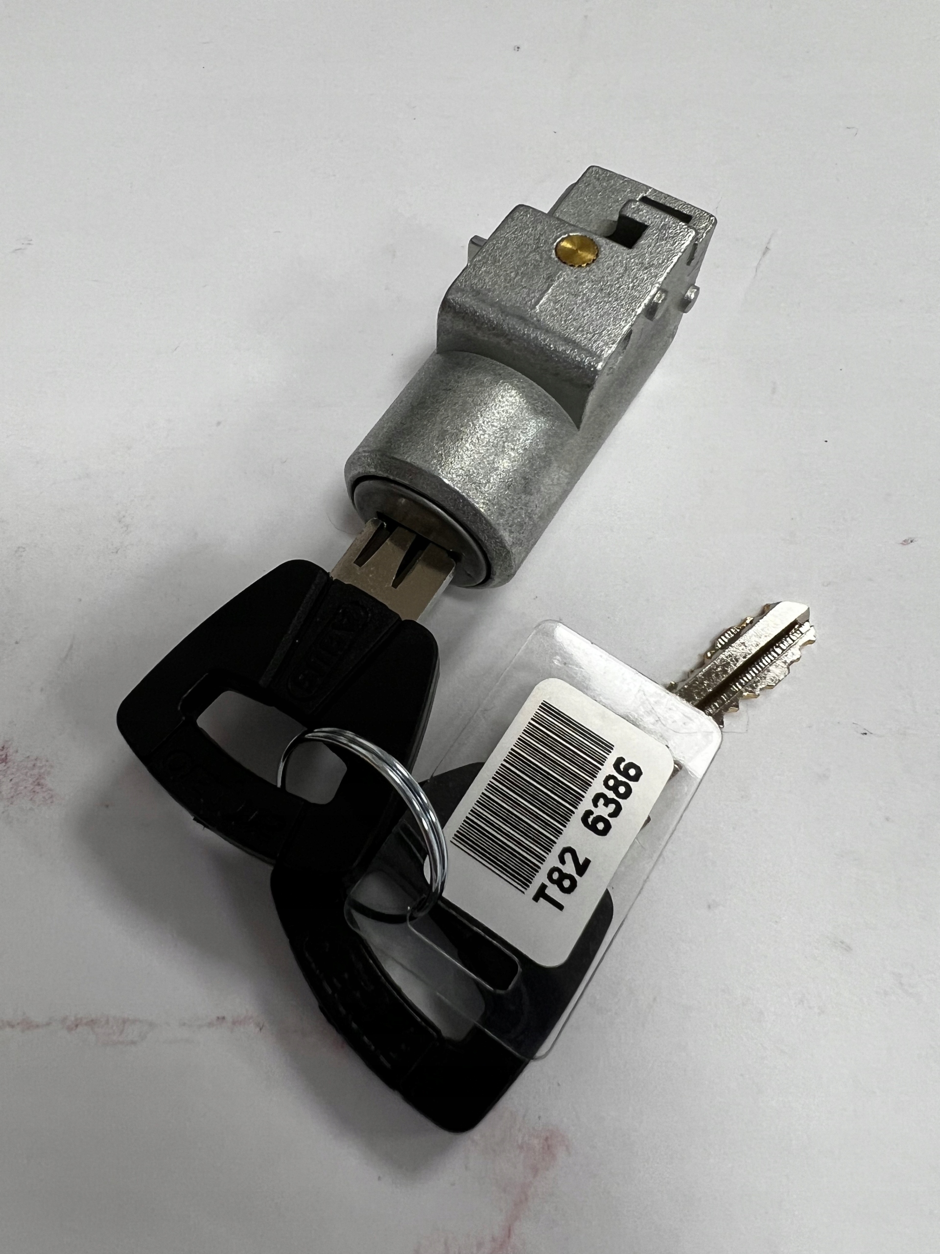 Abus Zamek Akumulatora Shimano BLO SHI IT1 T82 + 2klucze + karta z kodem - obrazek 3