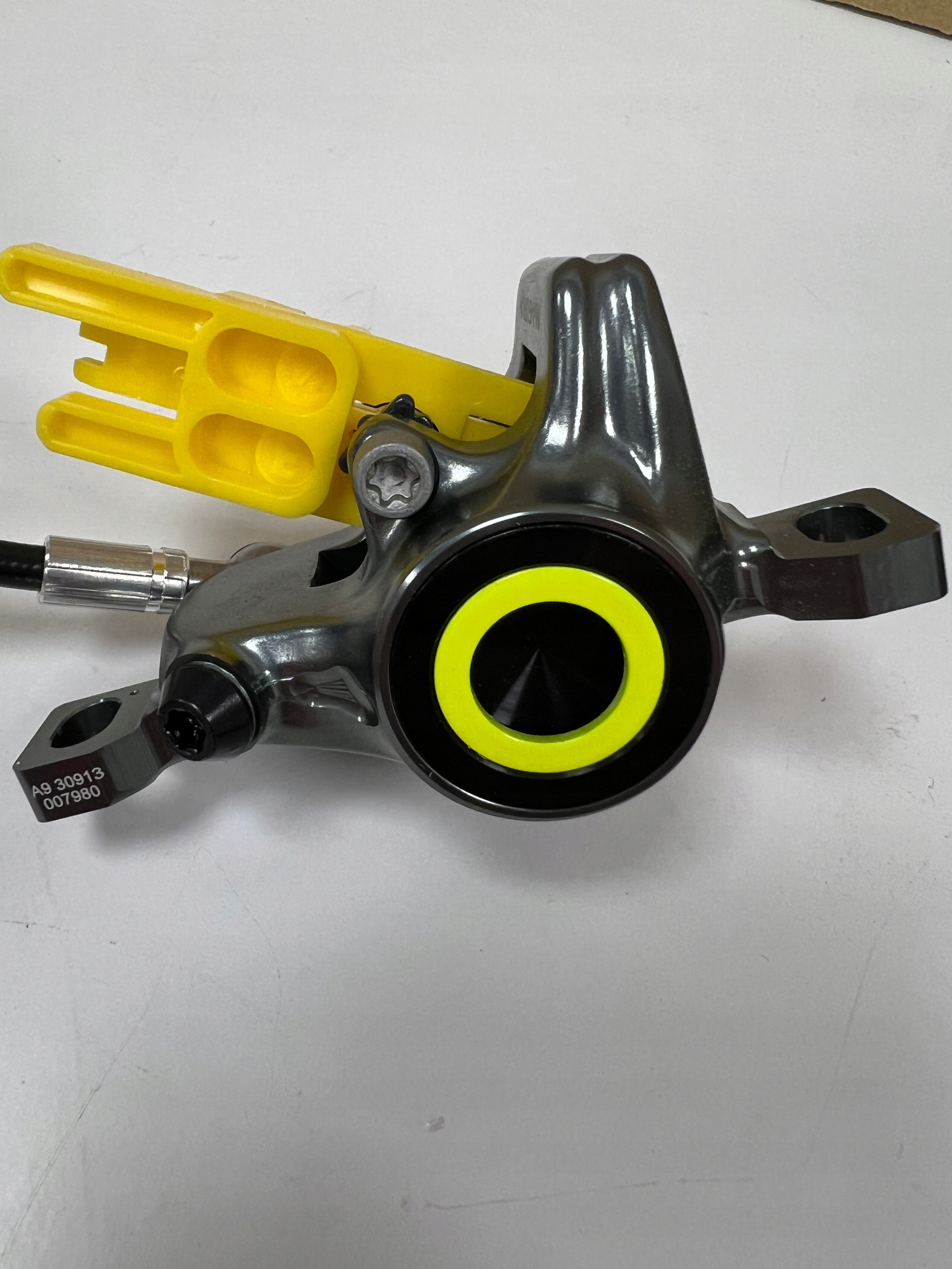 Hamulec Tarczowy MAGURA MT8 SL HC-Carbon 2 tłoczki 950 mm lewy, przód - obrazek 5