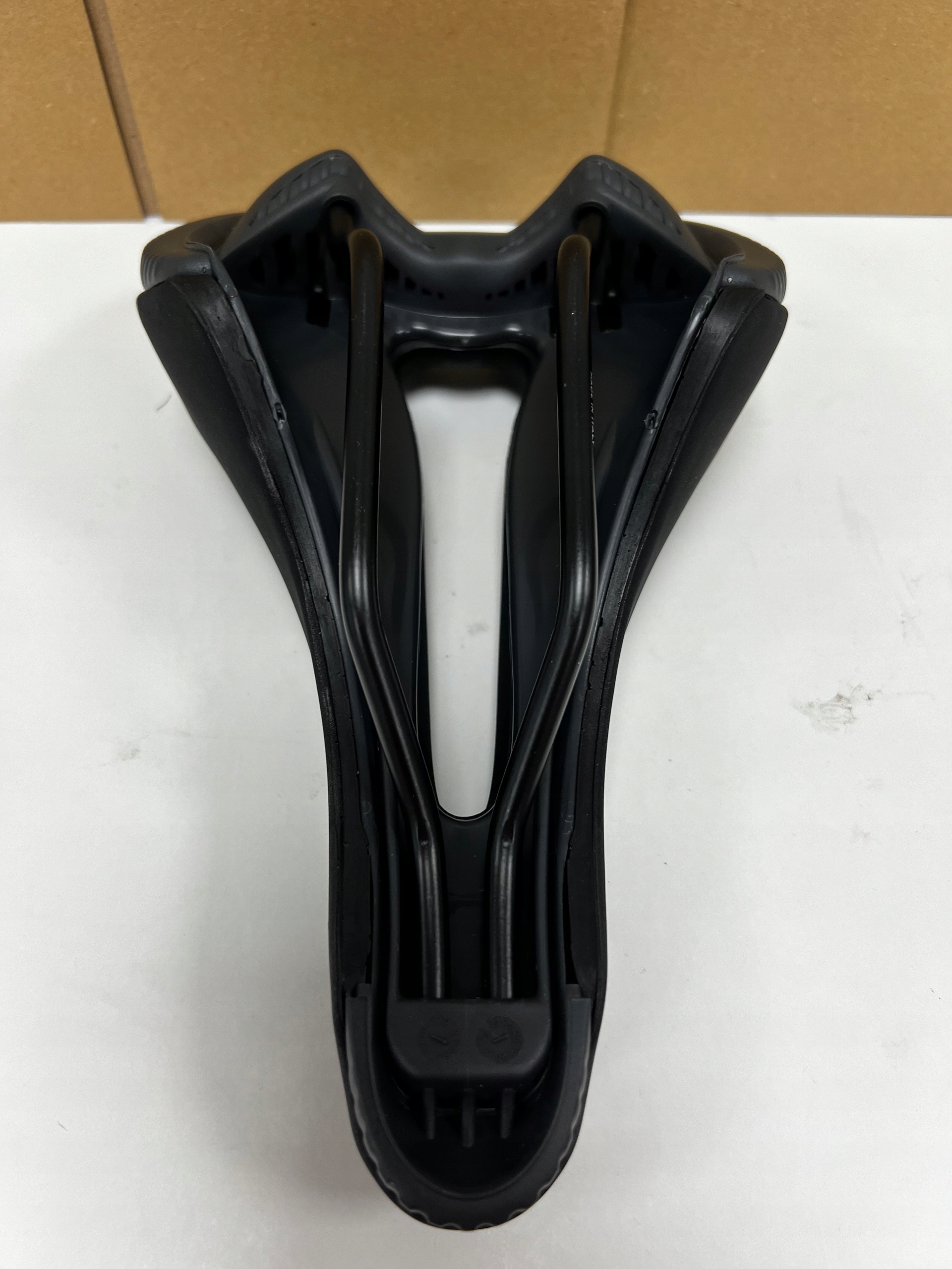 Siodełko rowerowe Selle Italia Garda Lady Gel Flow 260x165 mm Hi-Viz E-BIKE - obrazek 5