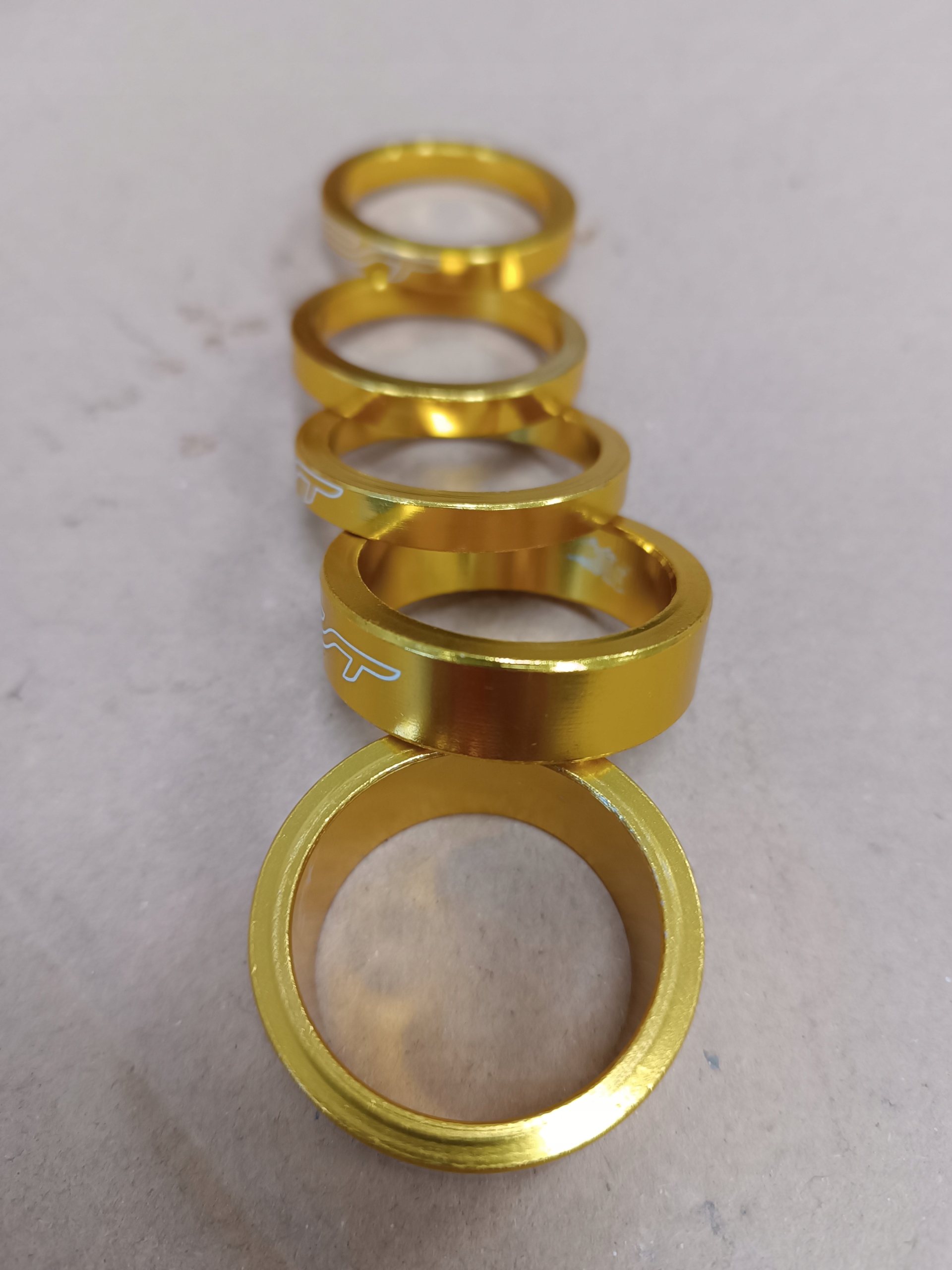 7cd35e94bb91ca85de7c741bd3ee3102